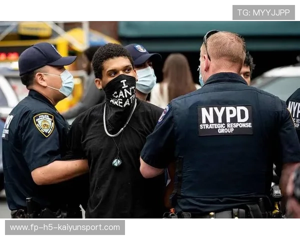 中超激烈对抗!克雷桑推人染黄,引发混战,王秋明遭嘲讽